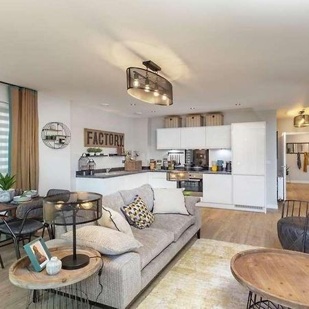 Newly Built Luxury 2 Bed Apartment!!! Λονδίνο Εξωτερικό φωτογραφία